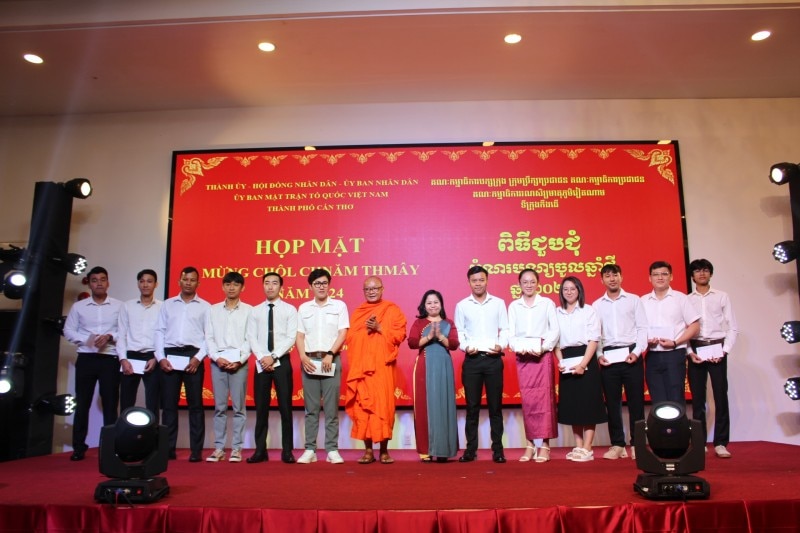 Can Tho gathers to celebrate the traditional Tet Chol Thnam Thmay 2024 of the Khmer ethnic people
