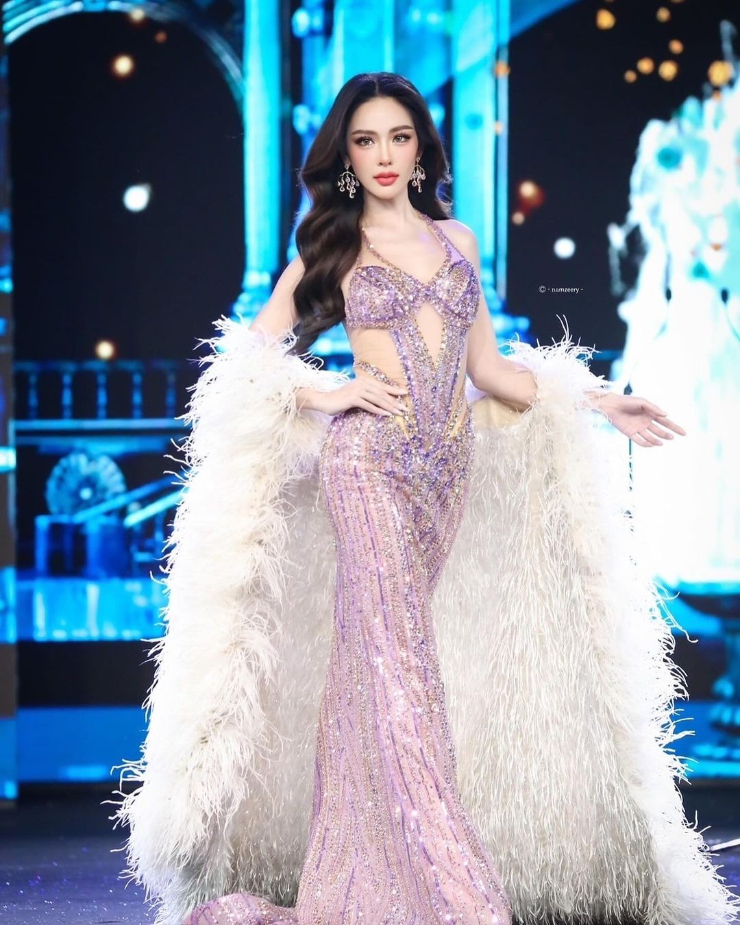 Hoa hậu Hòa bình Thái Lan 2024 gây tranh cãi vì chỉ cao 1,65 m ảnh 4