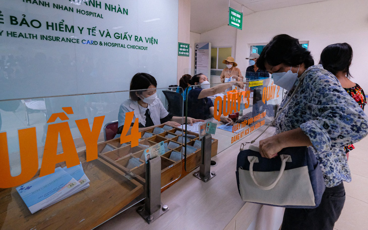 Khám bảo hiểm y tế: Bao giờ chấm dứt tình trạng mua thuốc ngoài?- Ảnh 3. Bộ Y tế đề xuất bổ sung kinh phí cho khám, chữa bệnh BHYT