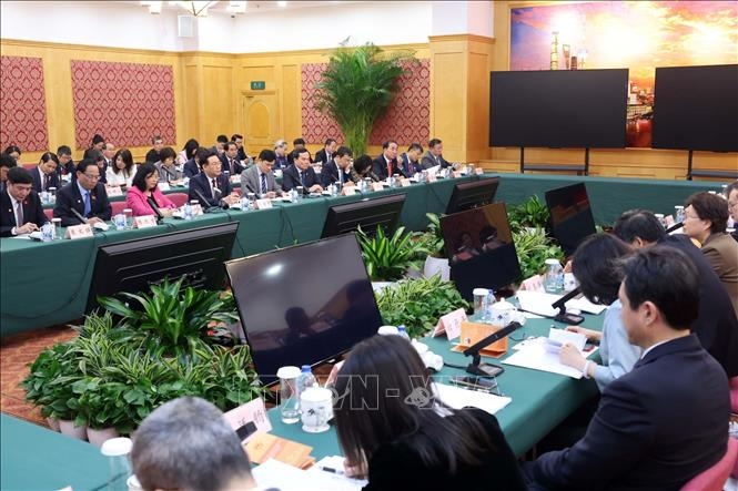 chủ tịch quốc hội thăm và làm việc tại khu thí điểm thương mại tự do thượng hải hình ảnh 2 chu tich quoc hoi tham va lam viec tai khu thi diem thuong mai tu do thuong hai hinh anh 2