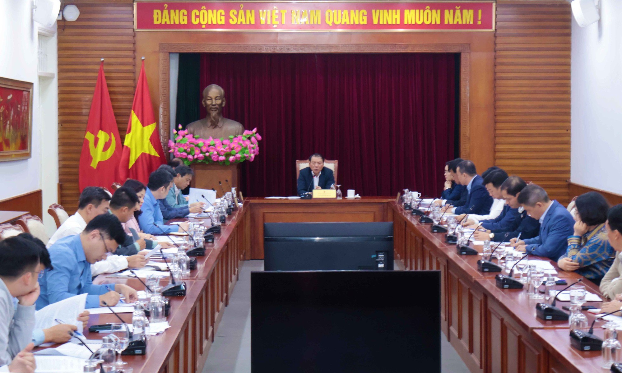 Bộ trưởng Nguyễn Văn Hùng: "Cần gấp rút hoàn thiện Dự thảo Chiến lược phát triển TDTT" - Ảnh 4. Bộ trưởng Nguyễn Văn Hùng: "Cần gấp rút hoàn thiện Dự thảo Chiến lược phát triển TDTT" - Ảnh 4.