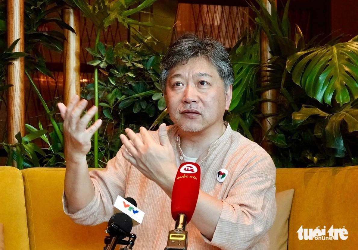 Kore-eda đưa ra quan điểm thẳng thắn về việc tổ chức một liên hoan phim thành công: đừng quá chú trọng người nổi tiếng, cần nuôi dưỡng các tài năng trẻ - Ảnh: T.T.D Kore-eda đưa ra quan điểm thẳng thắn về việc tổ chức một liên hoan phim thành công: đừng quá chú trọng người nổi tiếng, cần nuôi dưỡng các tài năng trẻ - Ảnh: T.T.D