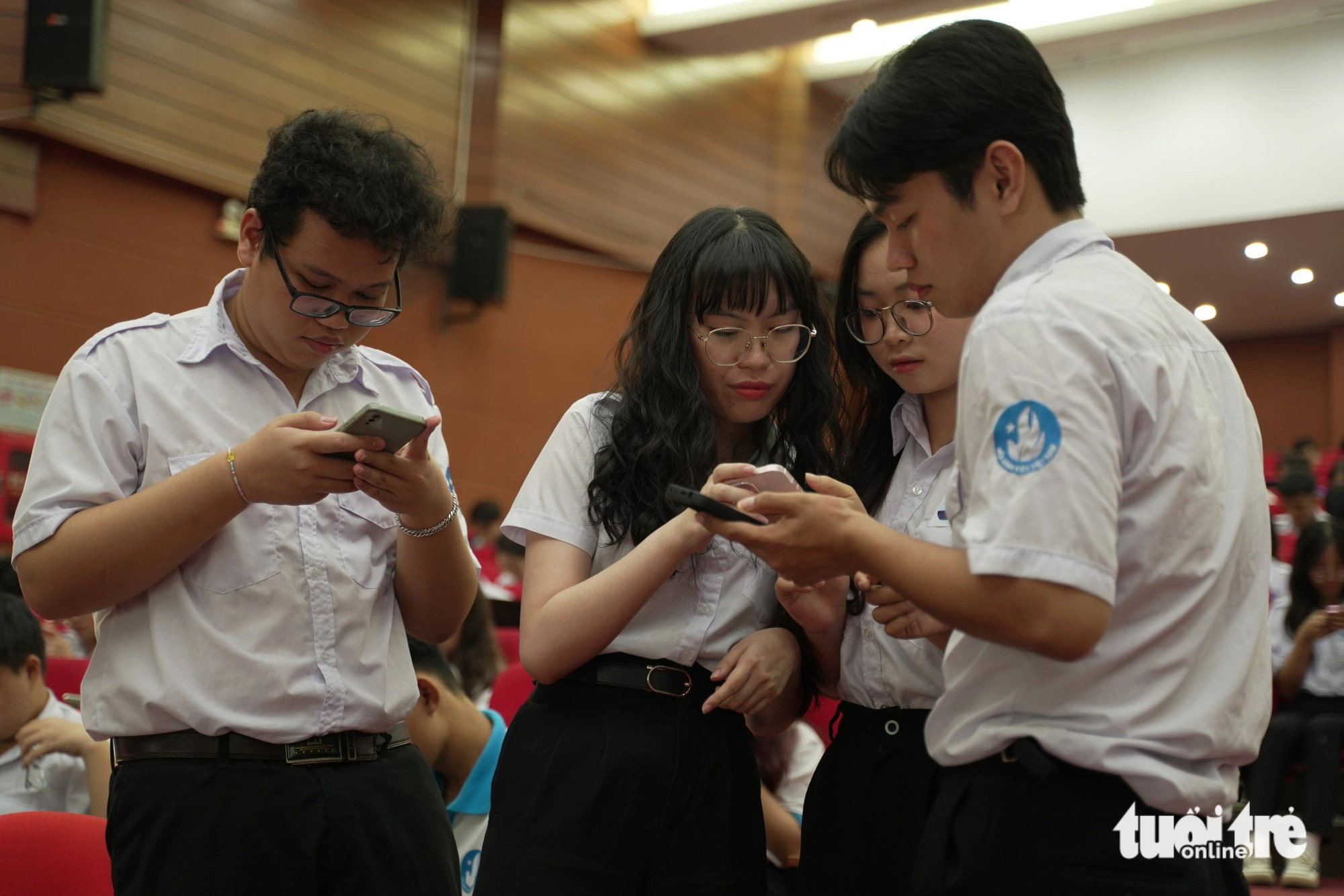 Nam thanh nữ tú tranh tài Thủ lĩnh sinh viên TP.HCM- Ảnh 2. Hội thi được ứng dụng công nghệ thông tin, mạng xã hội vào các phần thi - Ảnh: QUỐC HOÀNG
