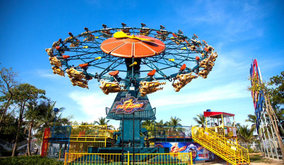 Khu vui chơi Tuần Châu Park sở hữu nhiều trò chơi tuyệt vời như cầu trượt, xe lửa cổ tích, đĩa bay, tàu lượn siêu tốc, đu quay dây vàng, xiếc thú...Ảnh: Internet.