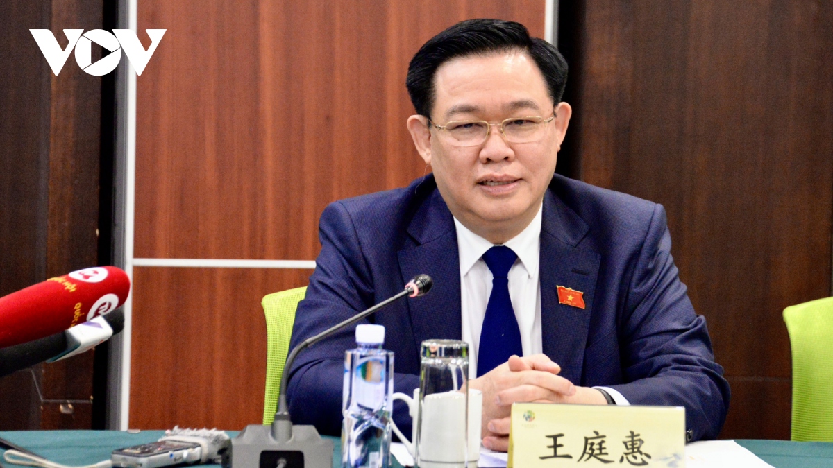 chủ tịch quốc hội thăm trung tâm tư vấn lập pháp cơ sở hồng kiều, tp thượng hải hình ảnh 3 chu tich quoc hoi tham trung tam tu van lap phap co so hong kieu, tp thuong hai hinh anh 3