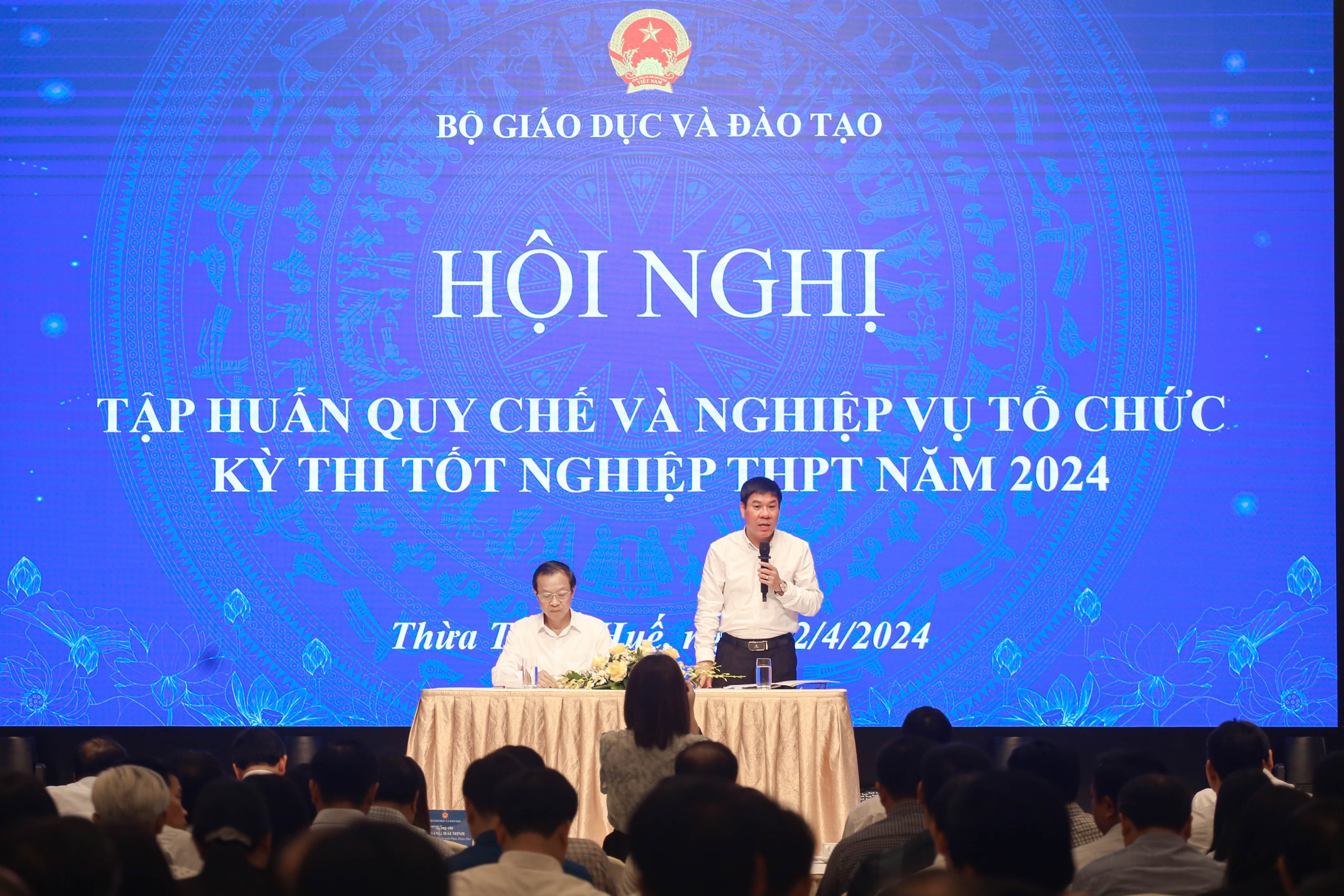 Thi tốt nghiệp THPT 2024: Làm gì để sớm ngăn chặn nguy cơ lộ đề?- Ảnh 2. Thi tốt nghiệp THPT 2024: Làm gì để sớm ngăn chặn nguy cơ lộ đề?- Ảnh 2.
