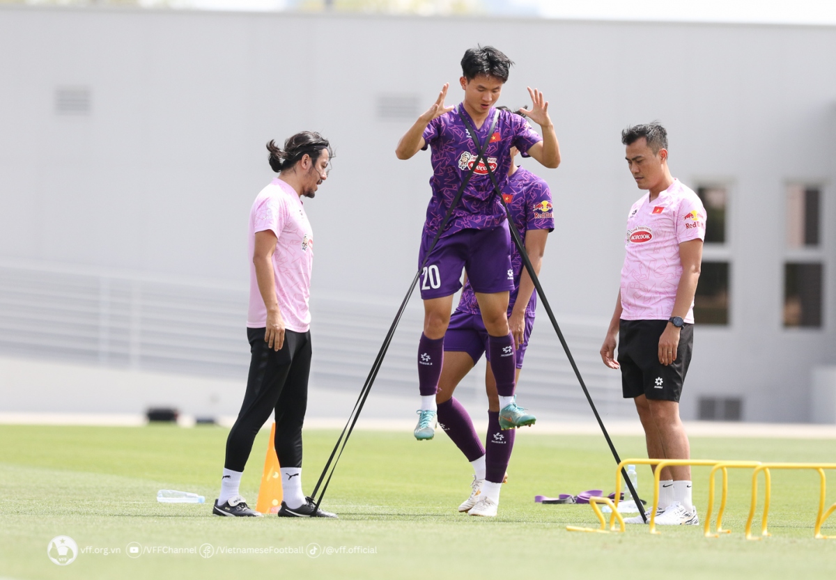 u23 việt nam rèn quân dưới trời nắng gắt, quyết chiến thắng ở vck u23 châu Á 2024 hình ảnh 2 u23 viet nam ren quan duoi troi nang gat, quyet chien thang o vck u23 chau A 2024 hinh anh 2