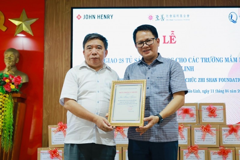 Zhishan Foundation บริจาคตู้หนังสือมากกว่า 50 ตู้ให้กับโรงเรียนอนุบาลในเขต Dakrong และ Gio Linh