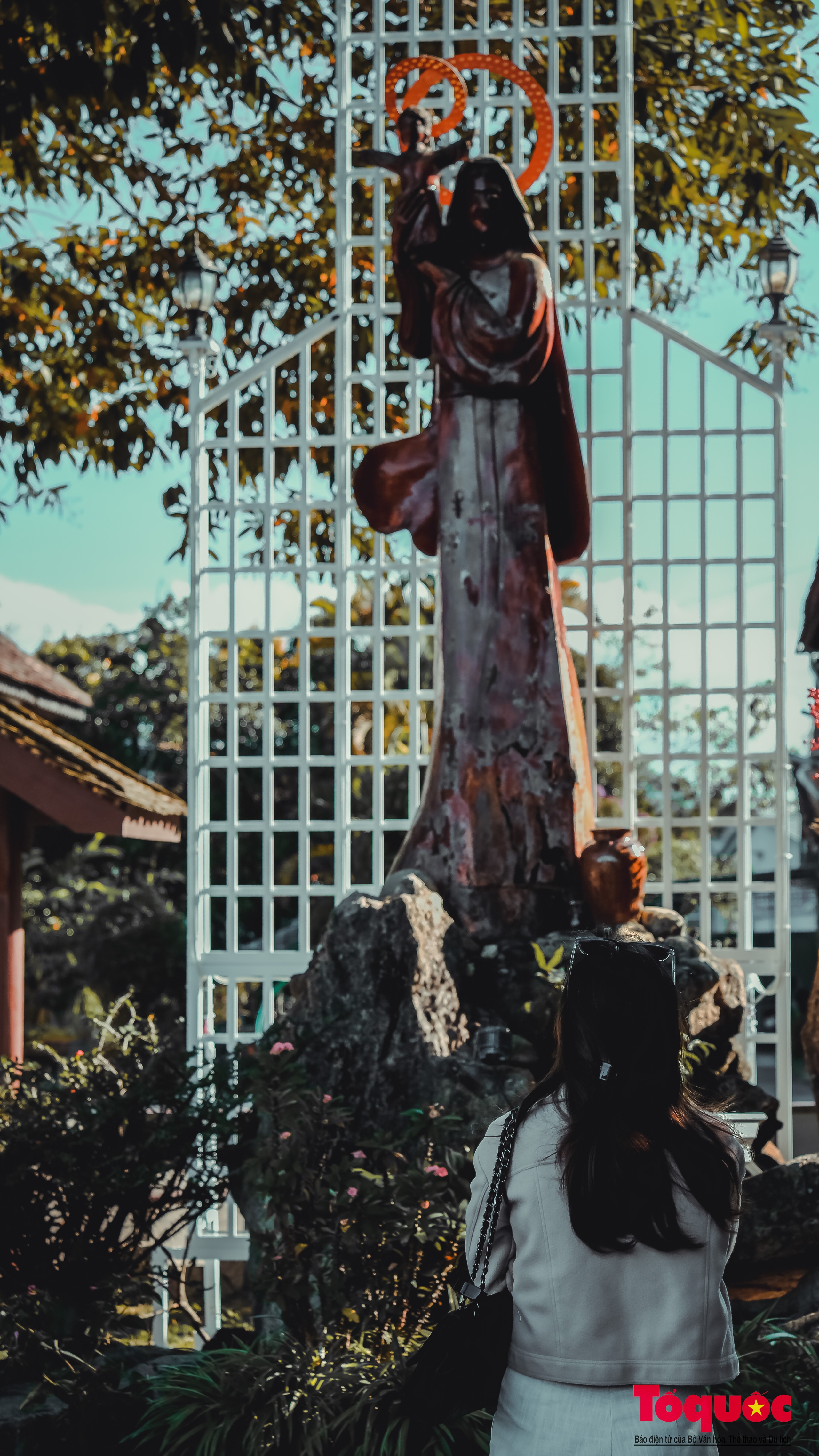 Ngắm nhà thờ gỗ độc đáo hơn 100 năm tuổi ở Kon Tum - Ảnh 17. Ngắm nhà thờ gỗ độc đáo hơn 100 năm tuổi ở Kon Tum - Ảnh 17.