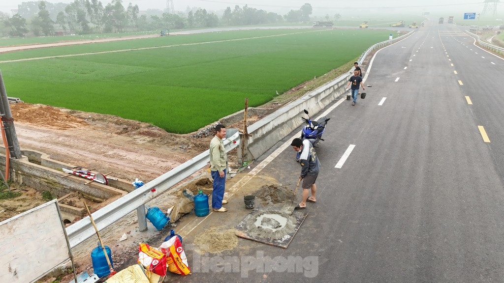 Tuyến đường gần 200 tỷ đồng kết nối vùng Thủ đô Hà Nội - Bắc Giang sẵn sàng trước ngày thông xe ảnh 4