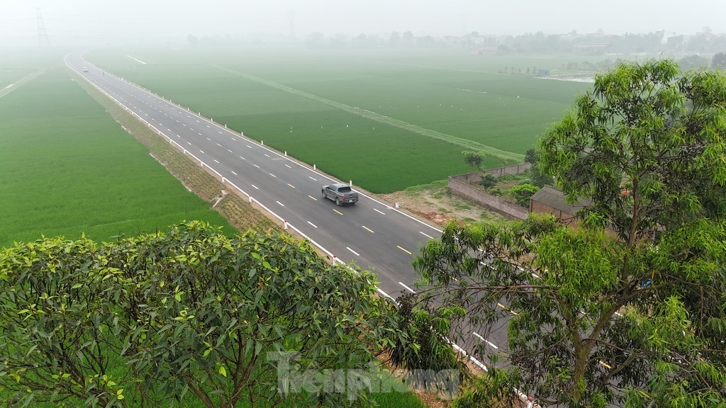 Tuyến đường gần 200 tỷ đồng kết nối vùng Thủ đô Hà Nội - Bắc Giang sẵn sàng trước ngày thông xe ảnh 9