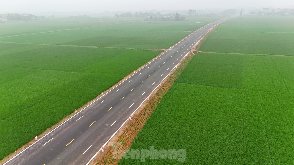 Tuyến đường gần 200 tỷ đồng kết nối vùng Thủ đô Hà Nội - Bắc Giang sẵn sàng trước ngày thông xe ảnh 11