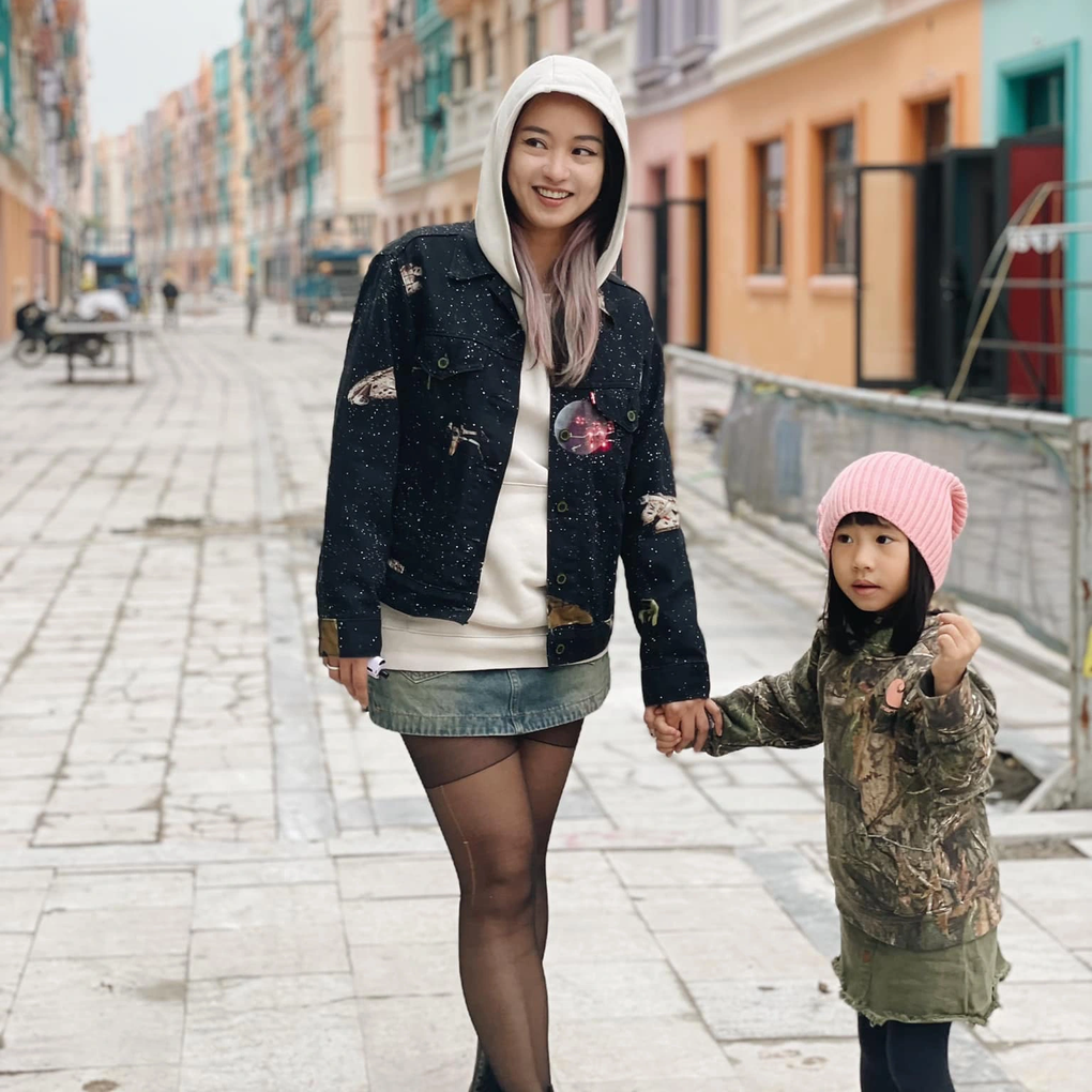 Dàn hot girl Hà thành cùng thời với MC Mai Ngọc giờ ra sao? - 7 Dàn hot girl Hà thành cùng thời với MC Mai Ngọc giờ ra sao? - 7