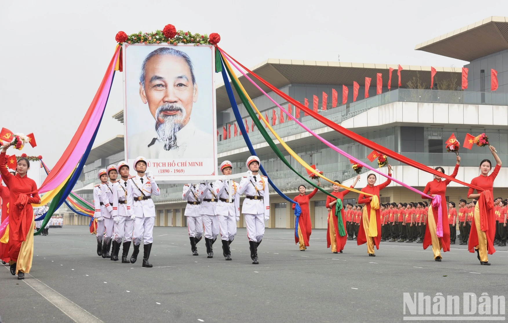 [Ảnh] Thủ tướng dự Lễ kỷ niệm 50 năm Ngày truyền thống lực lượng Cảnh sát cơ động ảnh 2