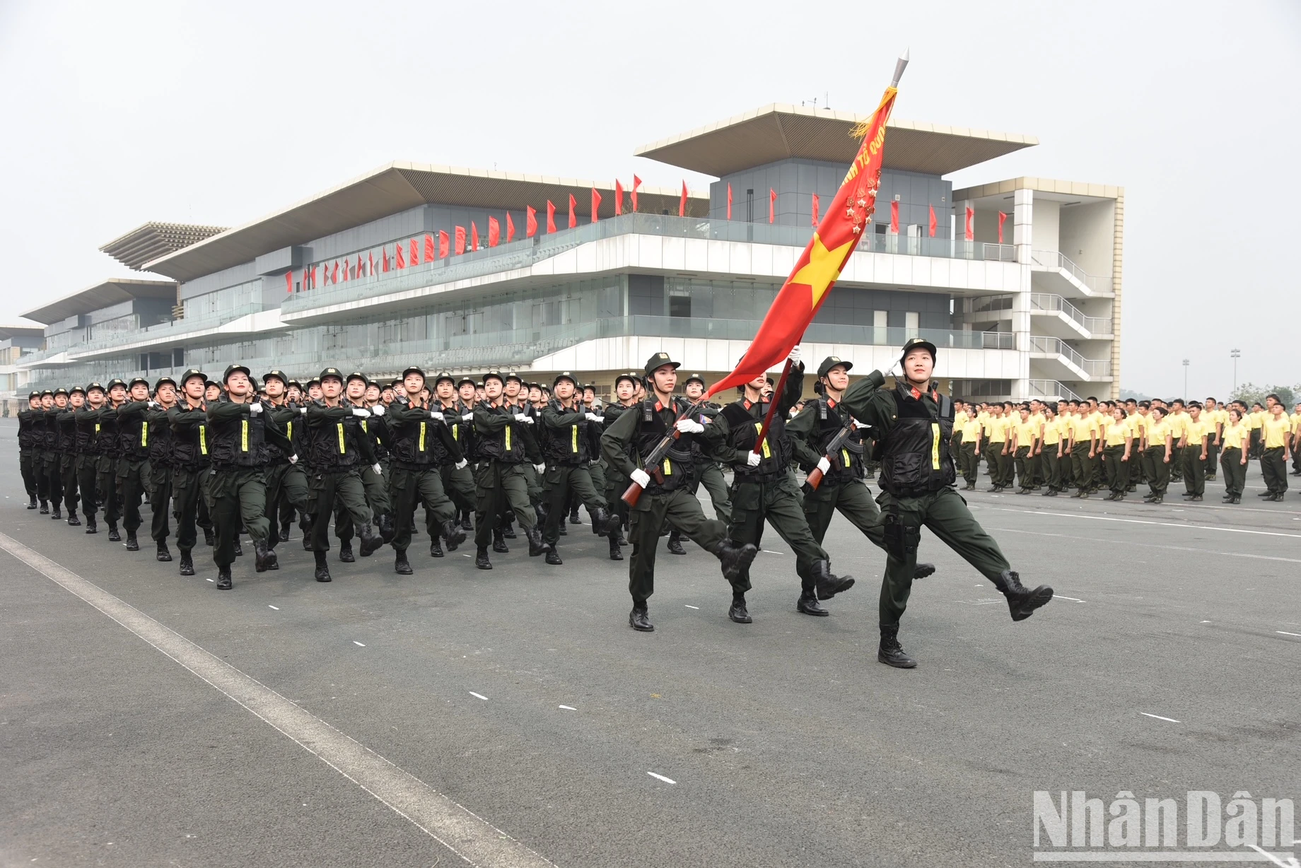 [Ảnh] Thủ tướng dự Lễ kỷ niệm 50 năm Ngày truyền thống lực lượng Cảnh sát cơ động ảnh 8