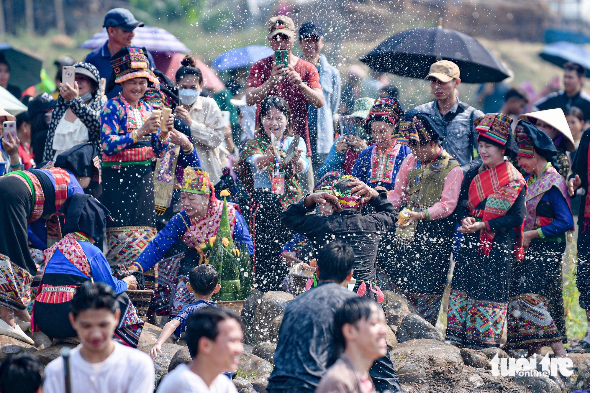 Mừng Tết té nước của người Lào ở Điện Biên- Ảnh 4.