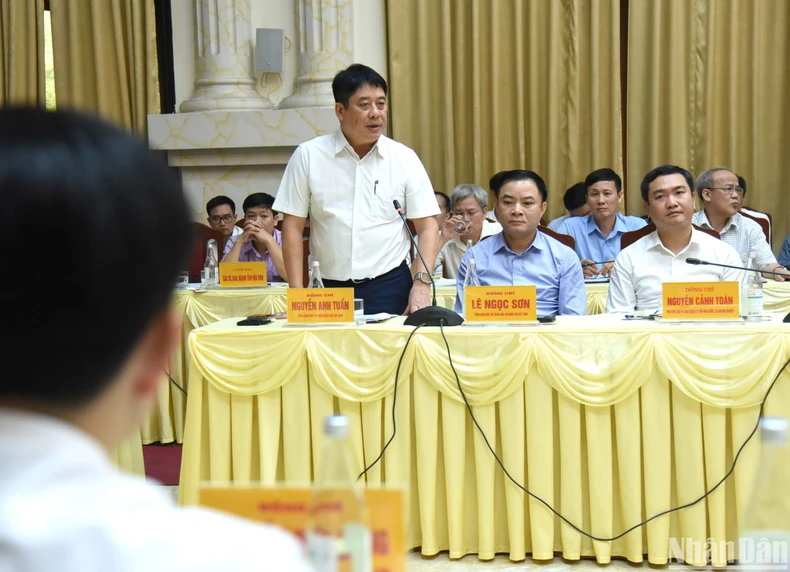 [Ảnh] Thủ tướng Phạm Minh Chính làm việc với Ban Thường vụ Tỉnh ủy Hòa Bình ảnh 4