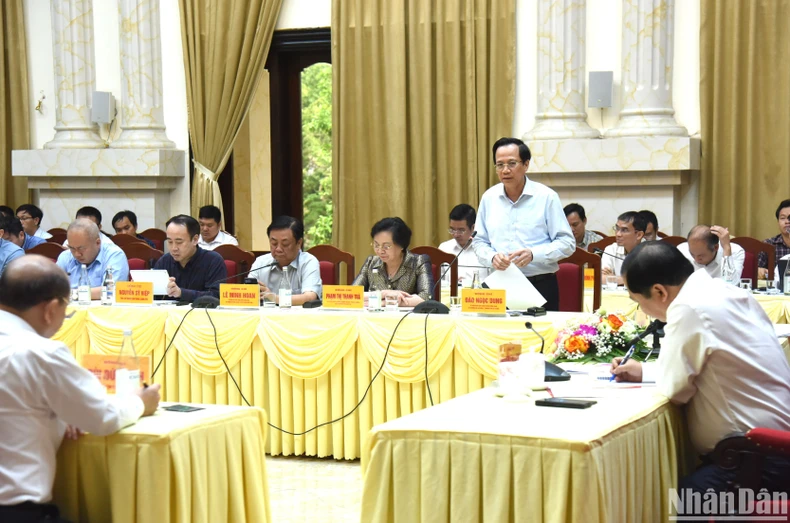 [Ảnh] Thủ tướng Phạm Minh Chính làm việc với Ban Thường vụ Tỉnh ủy Hòa Bình ảnh 8