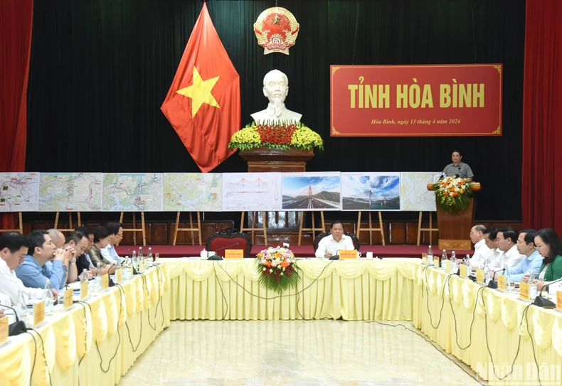 [Ảnh] Thủ tướng Phạm Minh Chính làm việc với Ban Thường vụ Tỉnh ủy Hòa Bình ảnh 11