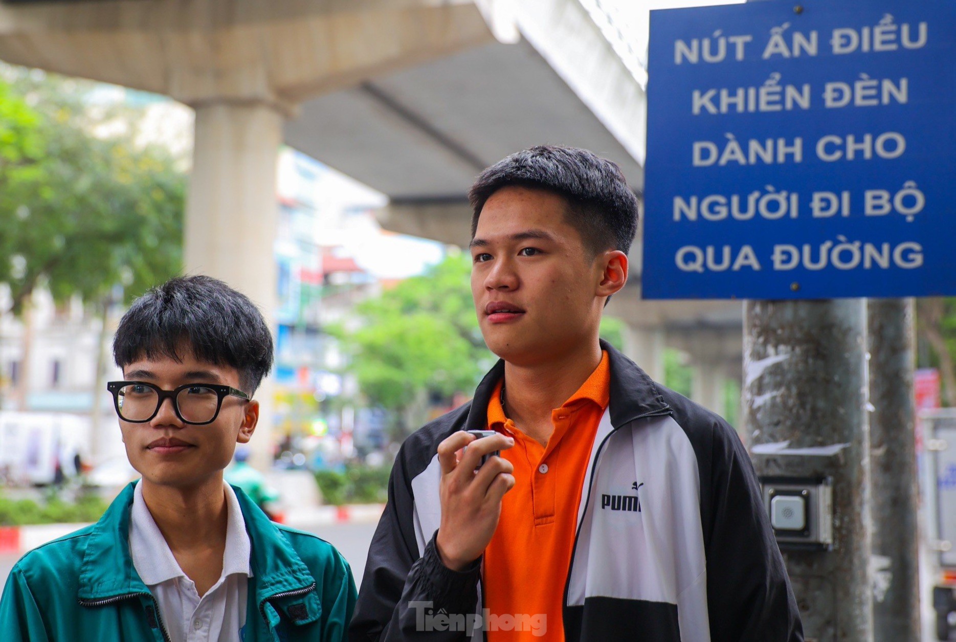 Hà Nội: Đèn 'xin đường' dành cho người đi bộ có cũng như không ảnh 6