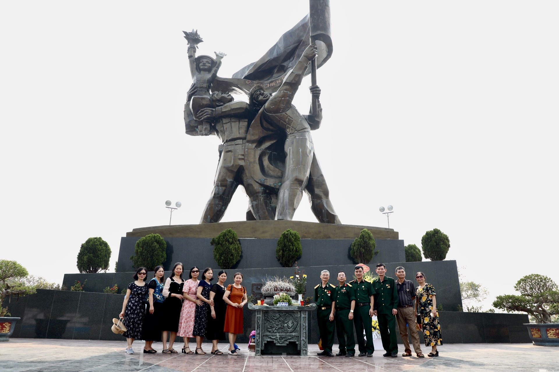 Tượng đài Chiến thắng Điện Biên Phủ những ngày gần đại lễ ảnh 3