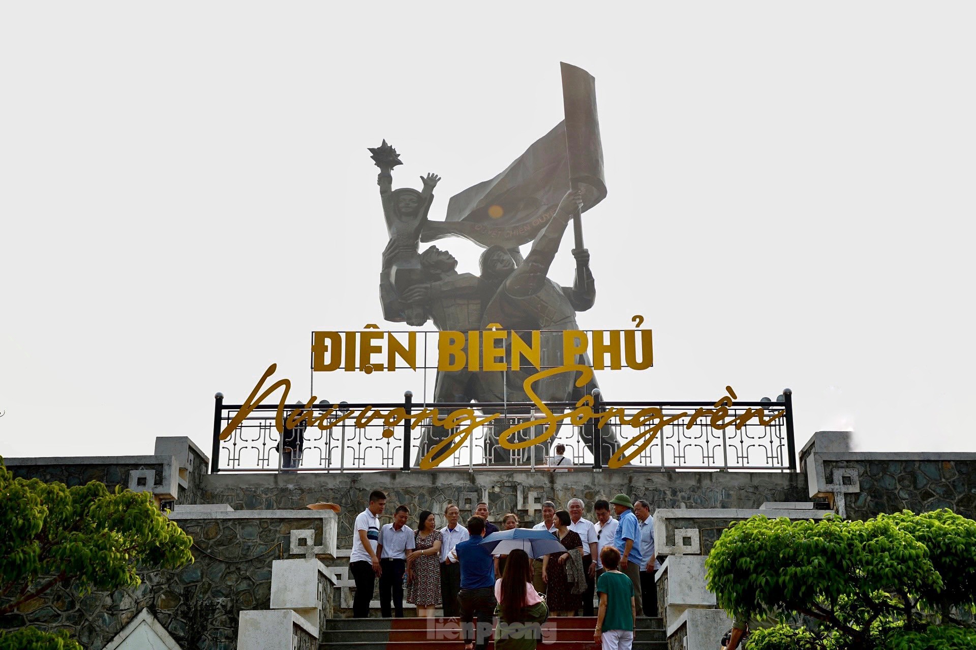 Tượng đài Chiến thắng Điện Biên Phủ những ngày gần đại lễ ảnh 2
