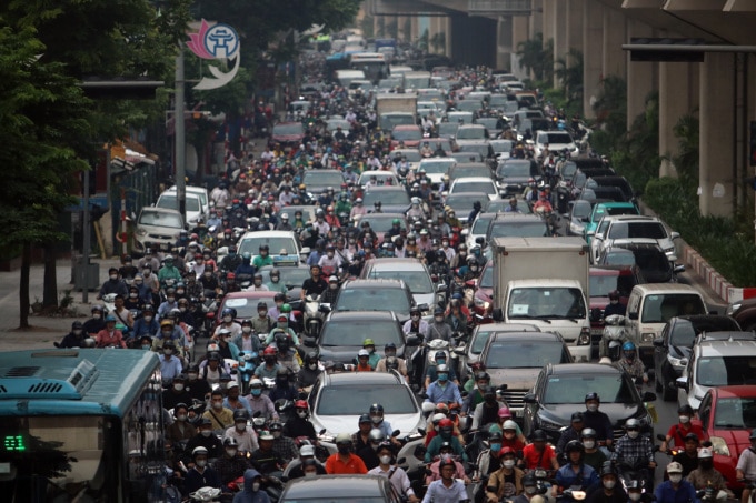 Tình trạng ùn tắc giao thông thường xuyên xảy ra trên đường Nguyễn Trãi, quận Thanh Xuân. Ảnh: Võ Hải
