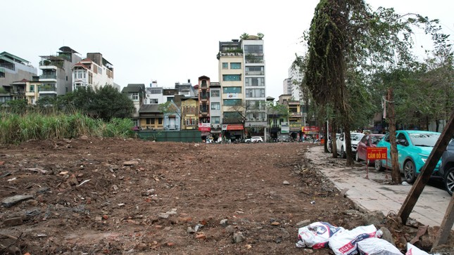 Dỡ rào dự án bỏ hoang của Tập đoàn Tân Hoàng Minh để xây vườn hoa ảnh 8