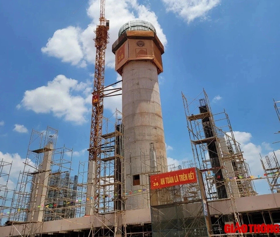 Tháp không lưu sân bay Long Thành xây đạt độ cao 63 mét- Ảnh 4. Tháp không lưu sân bay Long Thành xây đạt độ cao 63 mét- Ảnh 4.