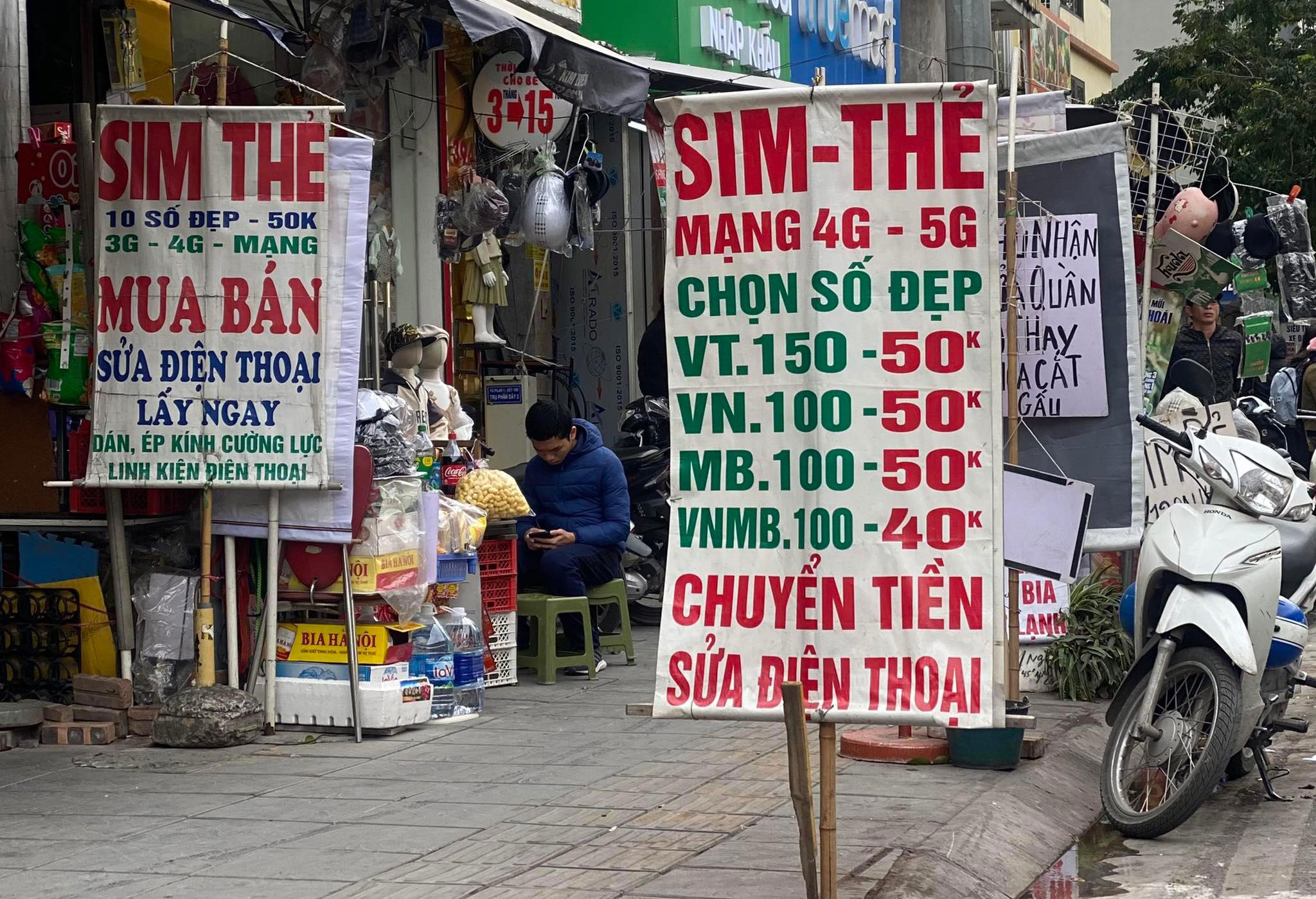 SIM rác từng được rao bán tràn lan, công khai trên thị trường SIM rác từng được rao bán tràn lan, công khai trên thị trường
