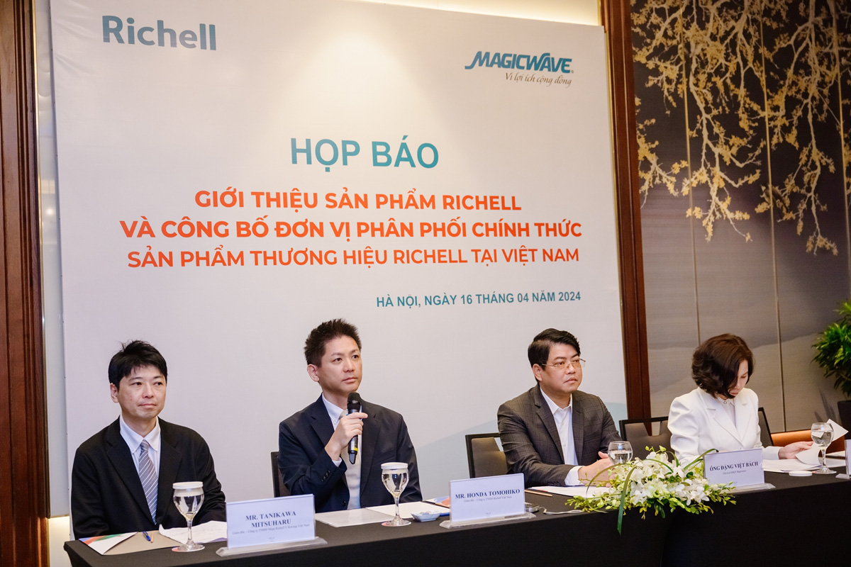 Đồ tập uống và ăn dặm hàng đầu Nhật hiệu Richell chính thức có mặt tại Việt Nam- Ảnh 3. Họp báo ngày 16-4 tại Hà Nội giới thiệu sản phẩm Richell và công bố đơn vị chính thức phân phối sản phẩm thương hiệu Richell tại Việt Nam