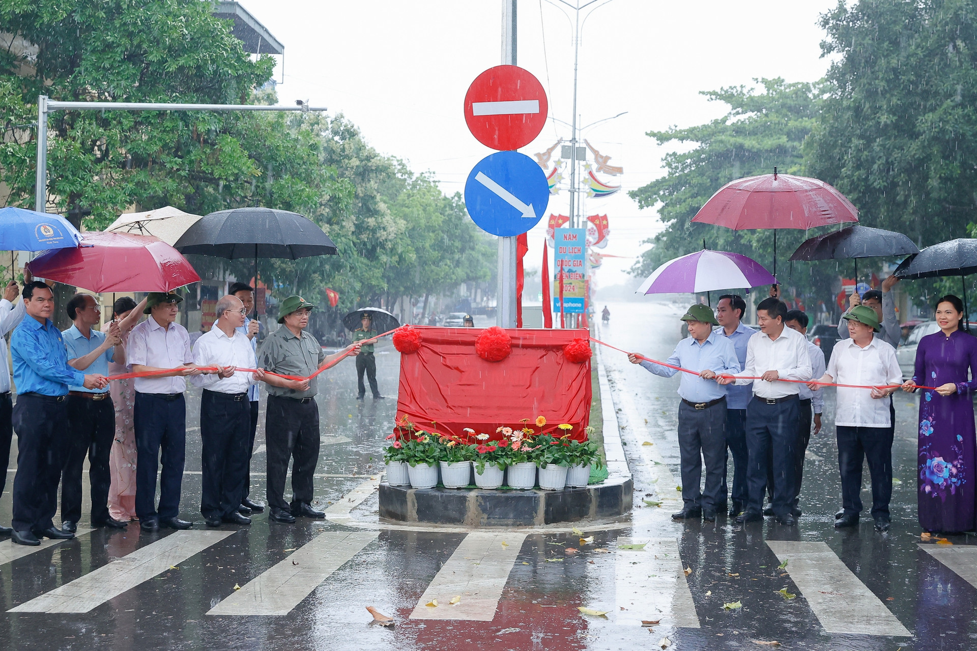 Thành phố Điện Biên Phủ đặt tên đường Phạm Văn Đồng và các anh hùng Điện Biên- Ảnh 3. Thành phố Điện Biên Phủ đặt tên đường Phạm Văn Đồng và các anh hùng Điện Biên- Ảnh 3.