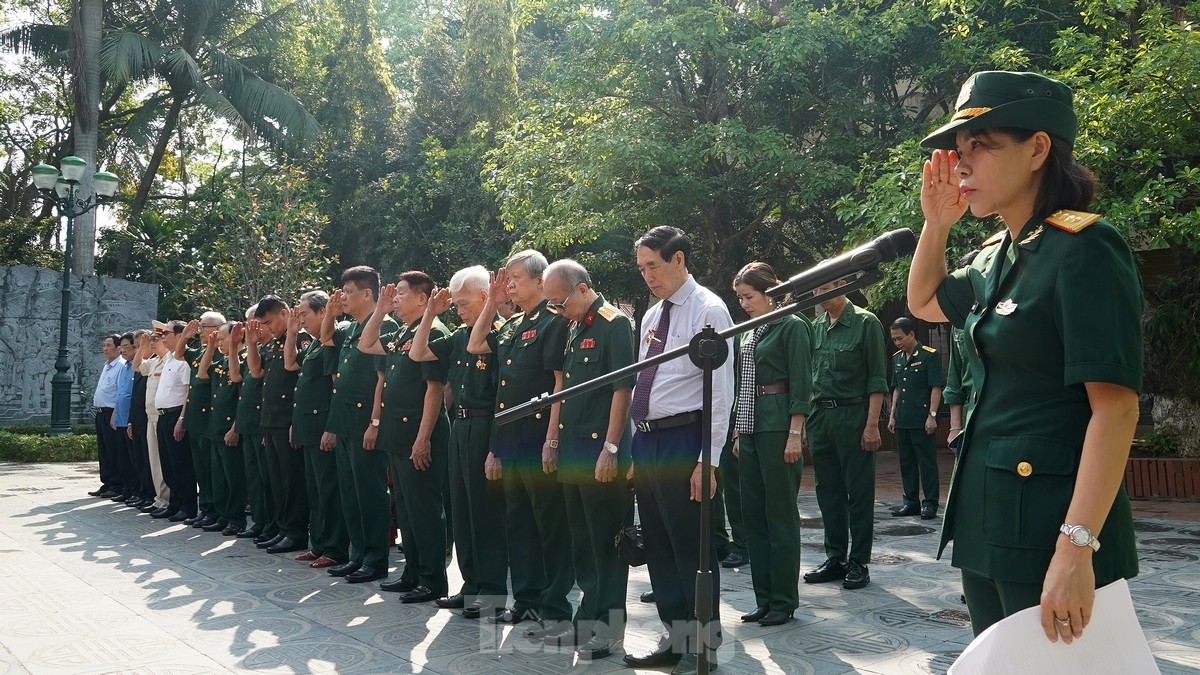 Bảo tàng Đường Hồ Chí Minh nhận kỷ vật kháng chiến từ gia đình Thiếu tướng Hoàng Thế Thiện ảnh 15