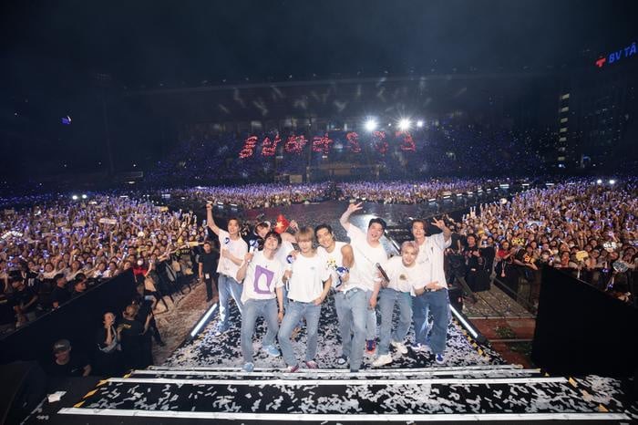 Super Junior trong concert Super Show 9 tại TP.HCM - Ảnh: SM town