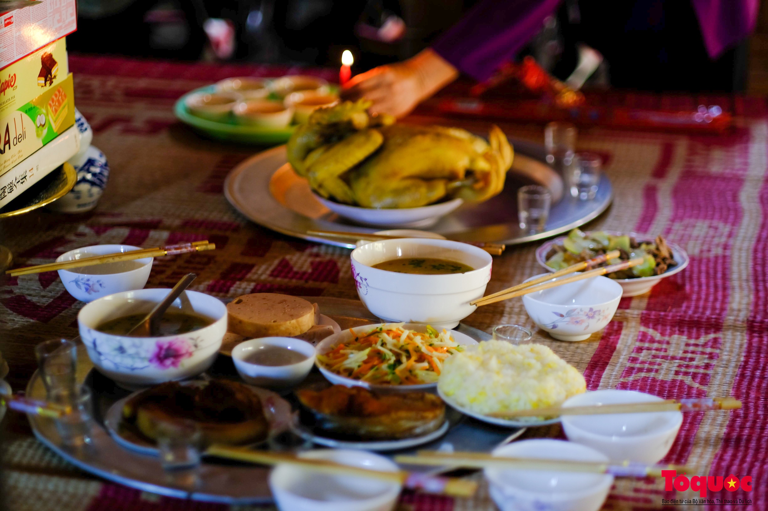 Mâm cơm tri ân Vua Hùng - nét đẹp văn hóa của người dân đất Tổ - Ảnh 15. Mâm cơm tri ân Vua Hùng - nét đẹp văn hóa của người dân đất Tổ - Ảnh 15.