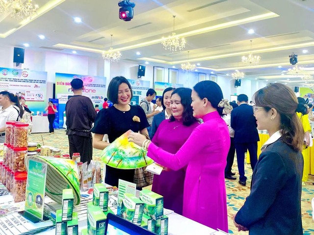 Diễn đàn Liên kết phát triển du lịch vùng TP.HCM và 13 tỉnh, thành ĐBSCL lần 3 năm 2024 - Ảnh 2. Diễn đàn Liên kết phát triển du lịch vùng TP.HCM và 13 tỉnh, thành ĐBSCL lần 3 năm 2024 - Ảnh 2.