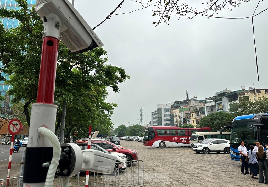Nhiều bãi xe lớn Hà Nội bắt đầu thu phí không dùng tiền mặt ảnh 5