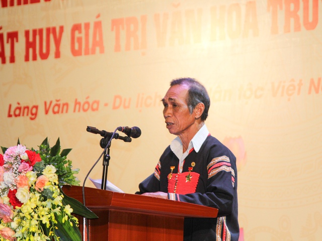 Già làng, trưởng bản, nghệ nhân, người có uy tín là người "giữ lửa" cho văn hóa truyền thống các dân tộc - Ảnh 6. Già làng, trưởng bản, nghệ nhân, người có uy tín là người "giữ lửa" cho văn hóa truyền thống các dân tộc - Ảnh 6.