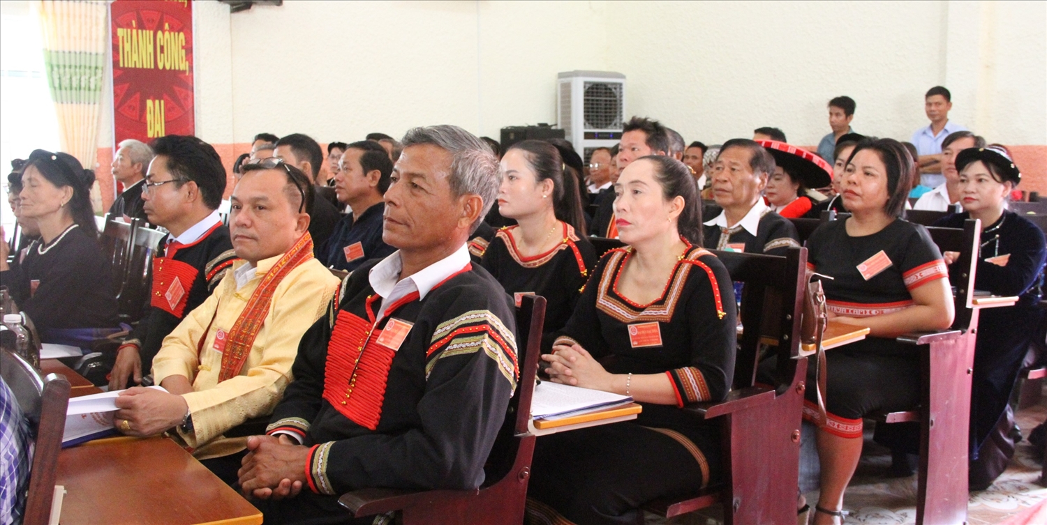 Các Đại biểu đại diện cho các dân tộc thiểu số huyện Buôn Đôn tham dự Đại hội Các Đại biểu đại diện cho các dân tộc thiểu số huyện Buôn Đôn tham dự Đại hội