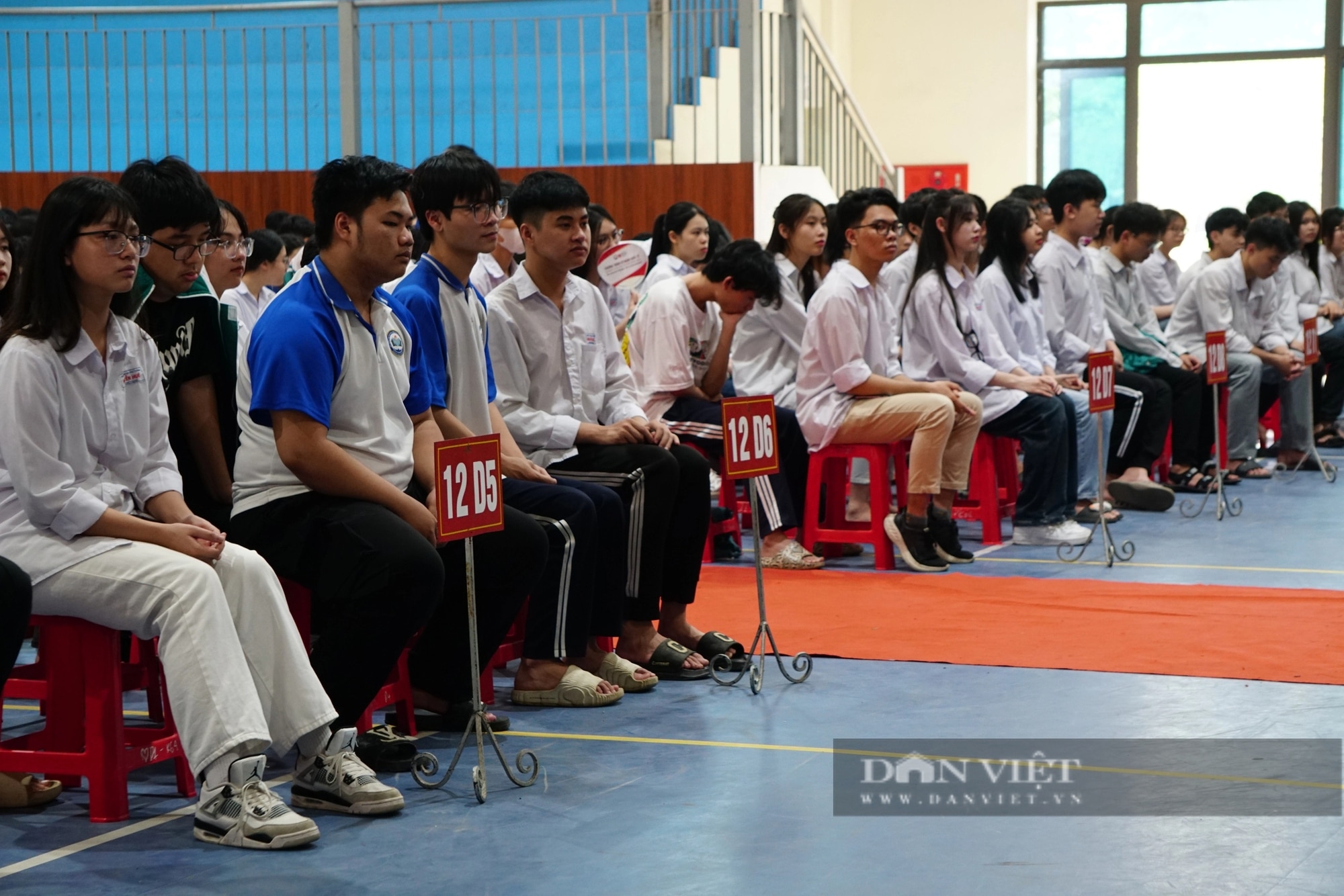 4.000 học sinh THPT Yên Bái tìm hiểu về hành trình khởi nghiệp từ trung học phổ thông của Học viện Nông nghiệp Việt Nam- Ảnh 4.