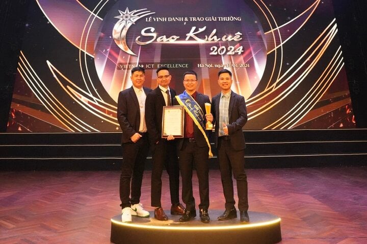 Đội ngũ ban lãnh đạo của job3s.vn tại sự kiện trao giải Sao Khuê 2024 ngày 13/4 vừa qua.