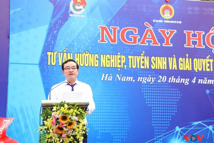 Ông Đặng Xuân Hải phát biểu khai mạc Ngày hội.