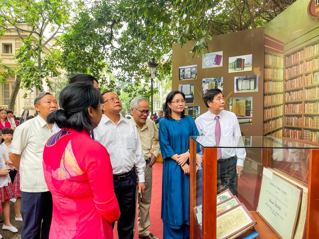 Khơi dậy tình yêu sách và văn hóa đọc trong giới trẻ - Ảnh 4. Khơi dậy tình yêu sách và văn hóa đọc trong giới trẻ - Ảnh 4.