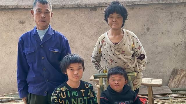 Bi kịch của cậu bé được gọi là “Tiểu Jack Ma” vì quá giống tỷ phú nổi tiếng: Tình hình hiện tại sau 9 năm nổi tiếng khiến dư luận suy ngẫm- Ảnh 6. Bi kịch của cậu bé được gọi là “Tiểu Jack Ma” vì quá giống tỷ phú nổi tiếng: Tình hình hiện tại sau 9 năm nổi tiếng khiến dư luận suy ngẫm- Ảnh 6.