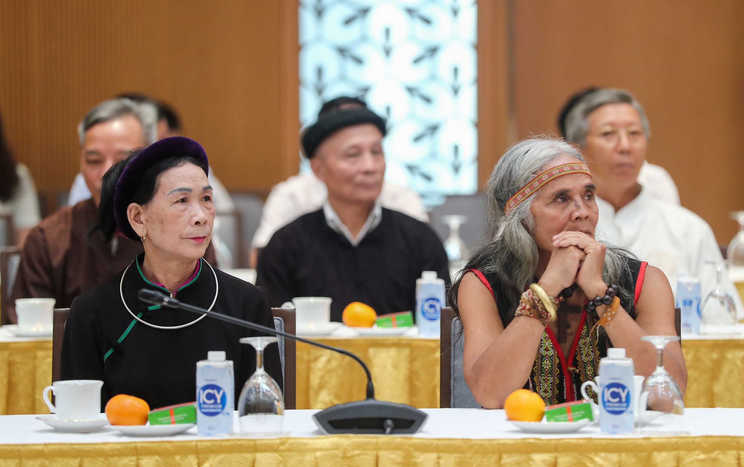 Prime Minister Pham Minh Chinh meets village elders, village chiefs, artisans, and prestigious people - Photo 6.