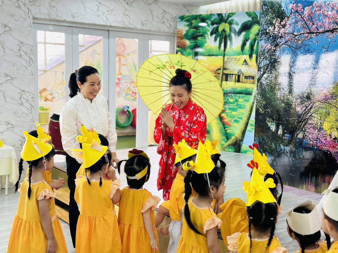 Trường mầm non công lập ở TP.HCM tính tăng học phí lên gần 8 triệu đồng/tháng- Ảnh 2. Học sinh Trường mầm non Vàng Anh, quận 5, TP.HCM trong một hoạt động trải nghiệm. Trường này dự kiến sẽ tăng học phí từ năm học 2024-2025 - Ảnh: nhà trường cung cấp