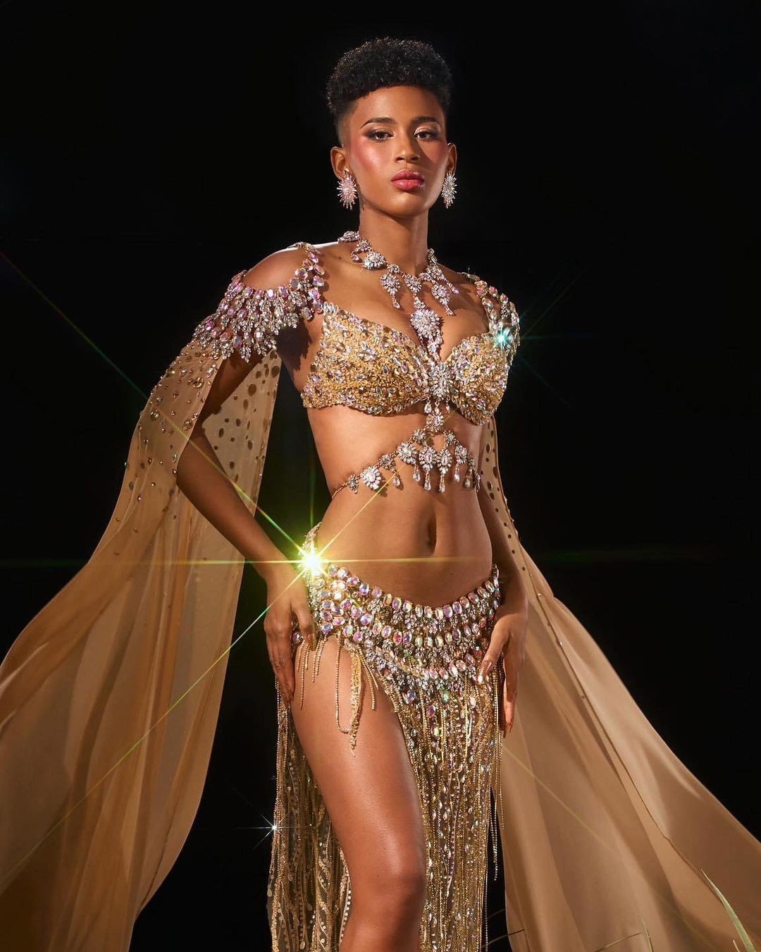 Người đẹp bị chê thiếu nữ tính ở Hoa hậu Hoàn vũ Philippines ảnh 15