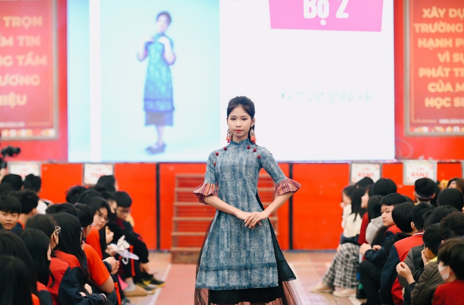 6th grade female student 'presents' a fashion design set recycled from ...