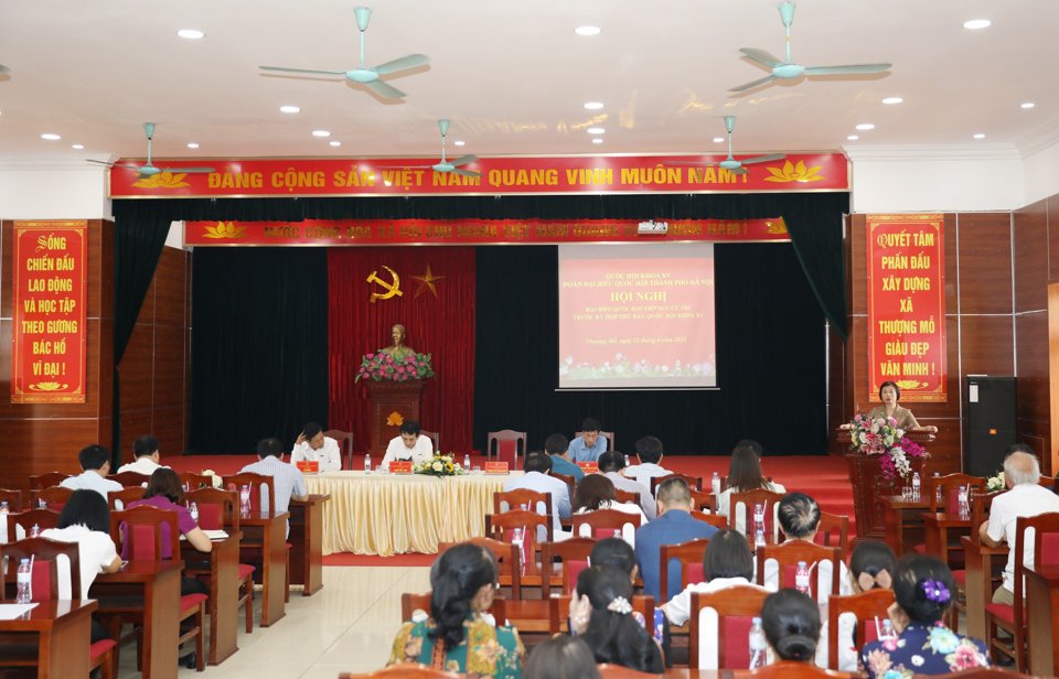 Quang cảnh hội nghị tiếp xúc cử tri huyện Đan Phượng.