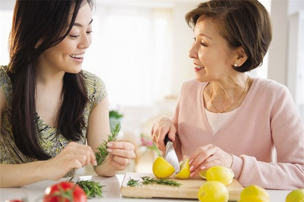 Vợ tôi đòi trả công 15 triệu đồng/tháng để chăm sóc mẹ chồng liệt giường- Ảnh 2. Vợ tôi đòi trả công 15 triệu đồng/tháng để chăm sóc mẹ chồng liệt giường- Ảnh 2.